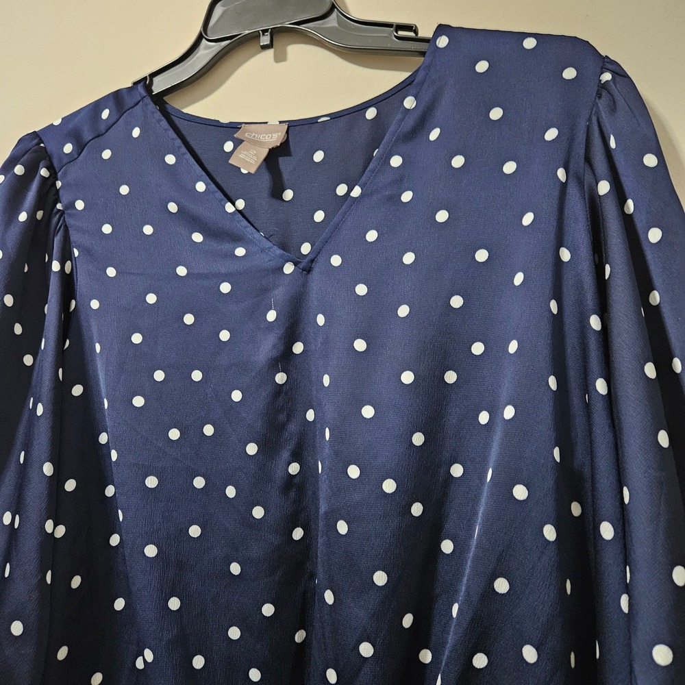 Chico's Navy Blue Polka Dot V-Neck Front Tie Blouse Top Size 2 Large 3/4 Sleeve - Picture 2 of 5